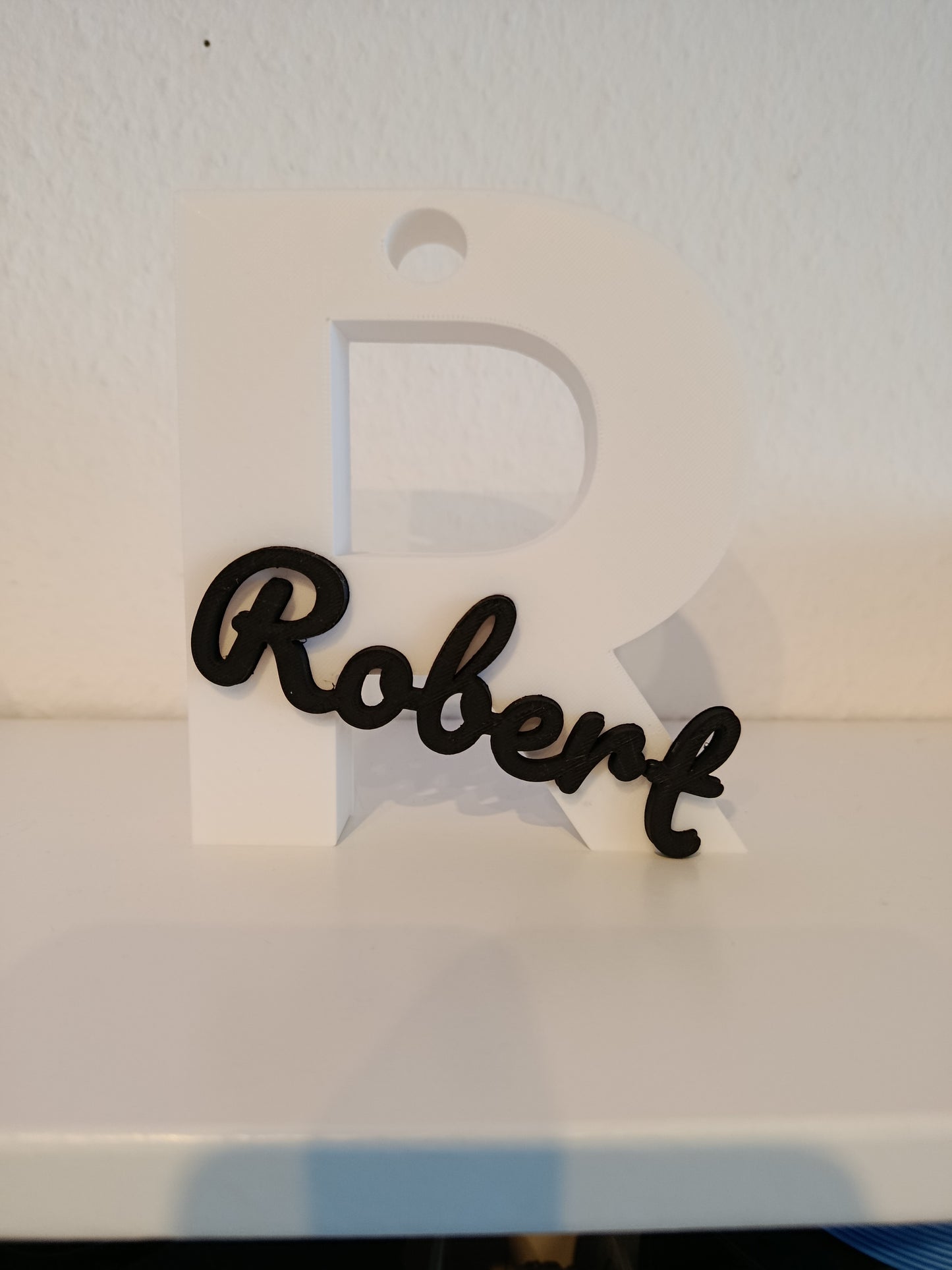 Personalisierter Deko Buchstabe mit Wunschname | Namensschild zum Stellen oder Hängen | 15 cm